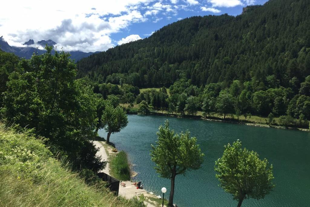 Maison Neuve Proche De Barcelonnette Жозье Экстерьер фото