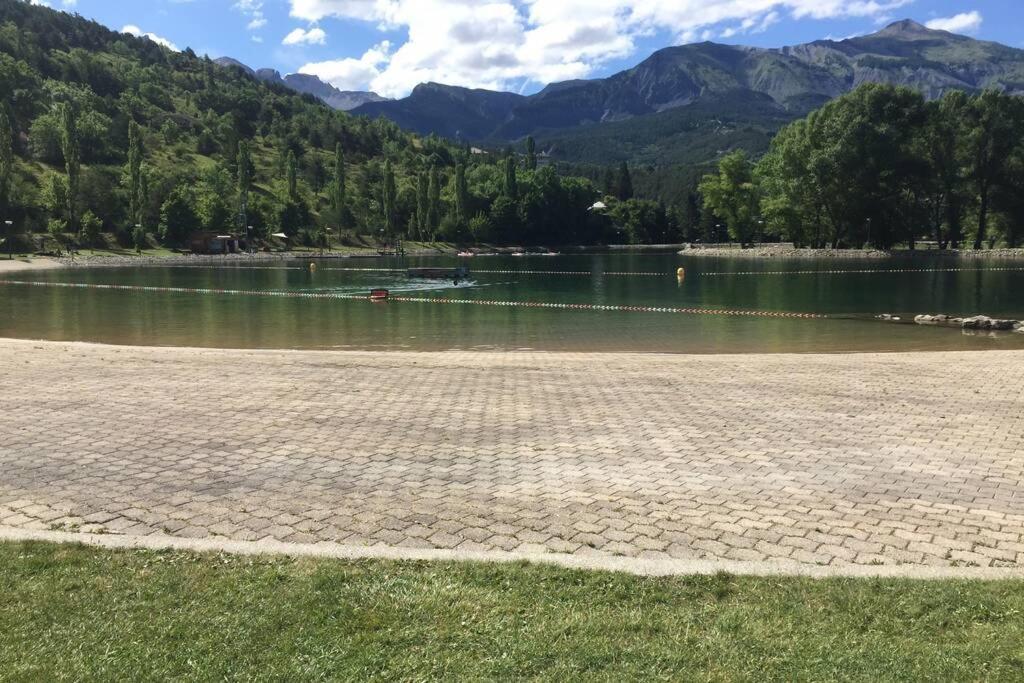 Maison Neuve Proche De Barcelonnette Жозье Экстерьер фото